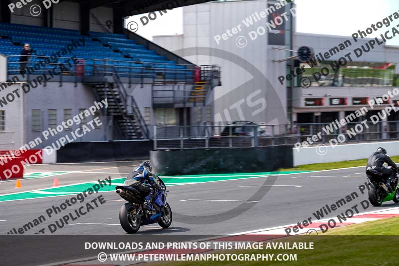 donington no limits trackday;donington park photographs;donington trackday photographs;no limits trackdays;peter wileman photography;trackday digital images;trackday photos